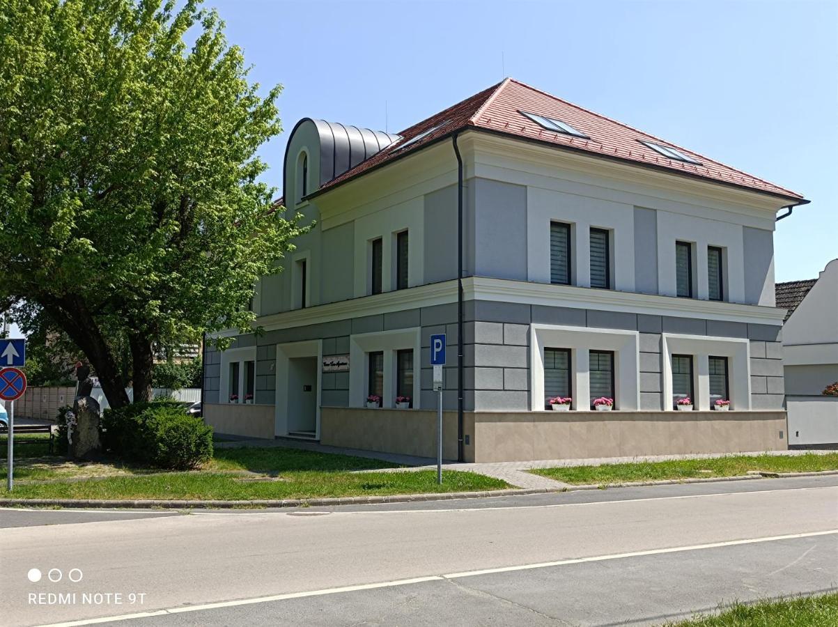Corso Lux Apartman Gyula Esterno foto