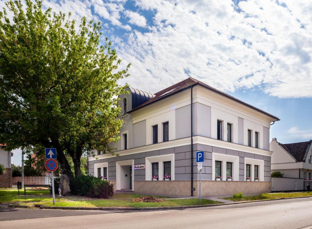 Corso Lux Apartman Gyula Esterno foto