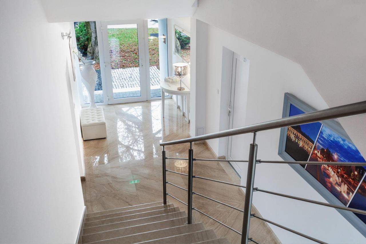 Corso Lux Apartman Gyula Esterno foto